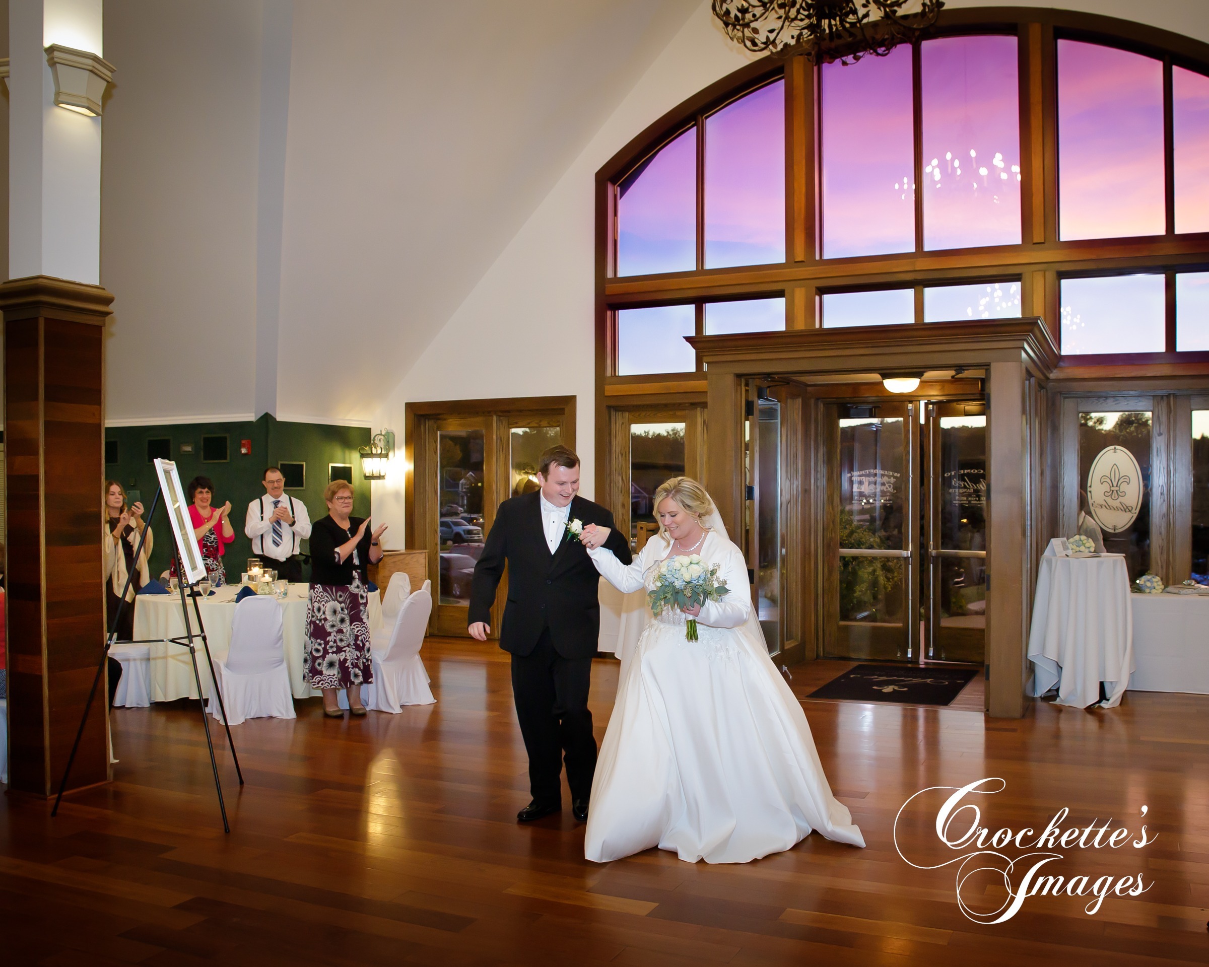 Classy Wedding Reception Photos at Fox Run Golf Course in Eureka, MO