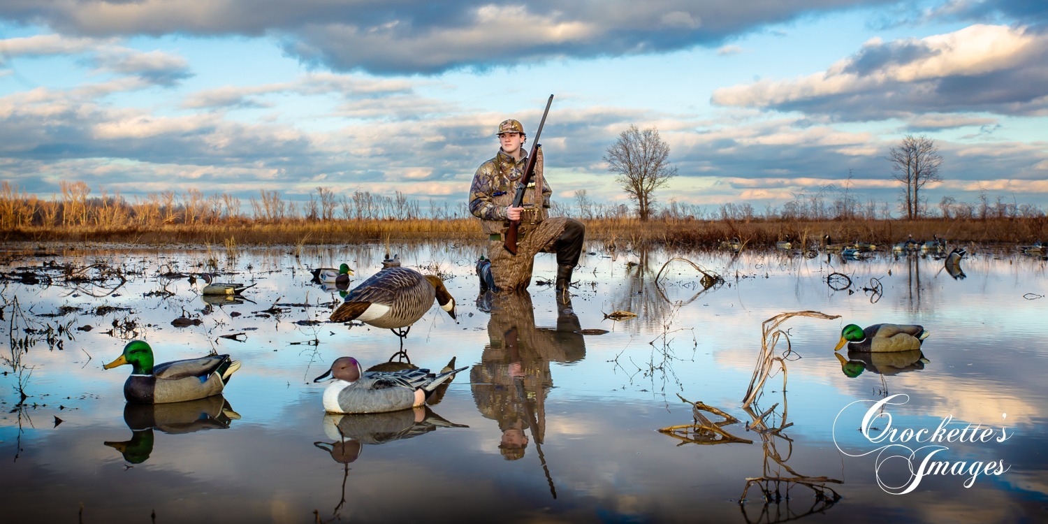 Senior Photos in the Duck Blind, Hunting Senior Photos, Duck Hunting Senior Photos