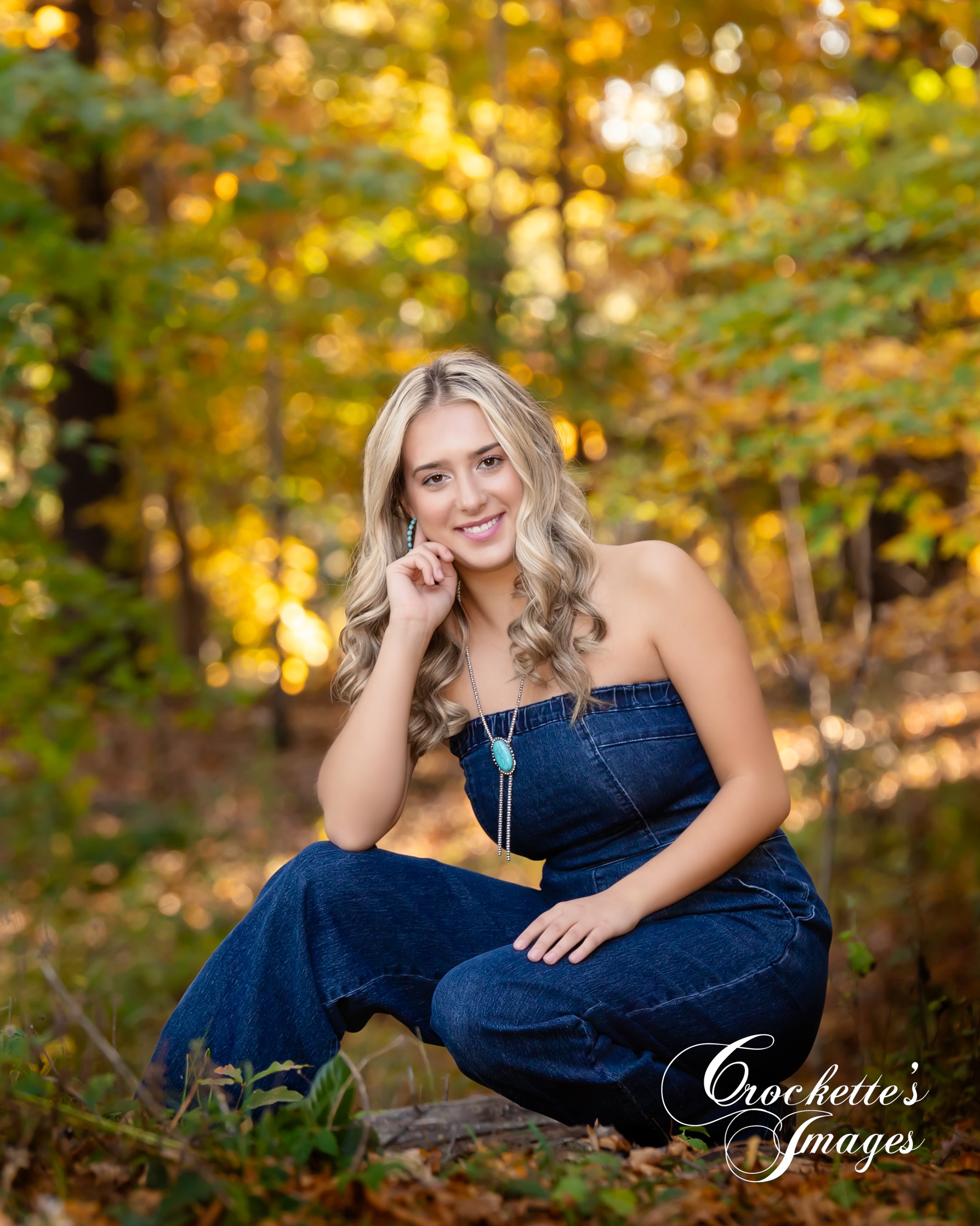 Beautiful Fall senior girl photo in the woods