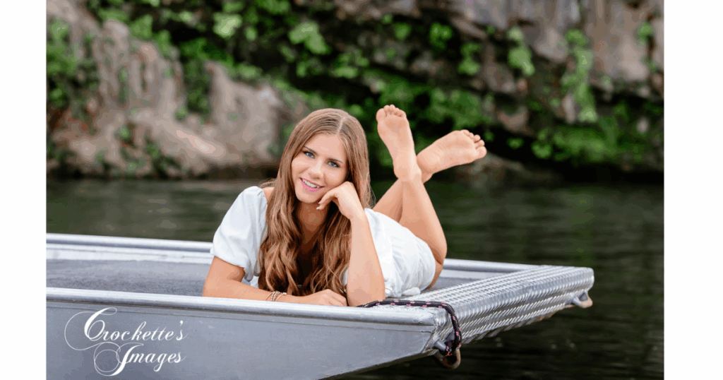 Master Your Senior Photo Session: The Ultimate Guide for the Senior Girl 2 Example of a senior girl photo pose, location, and style.