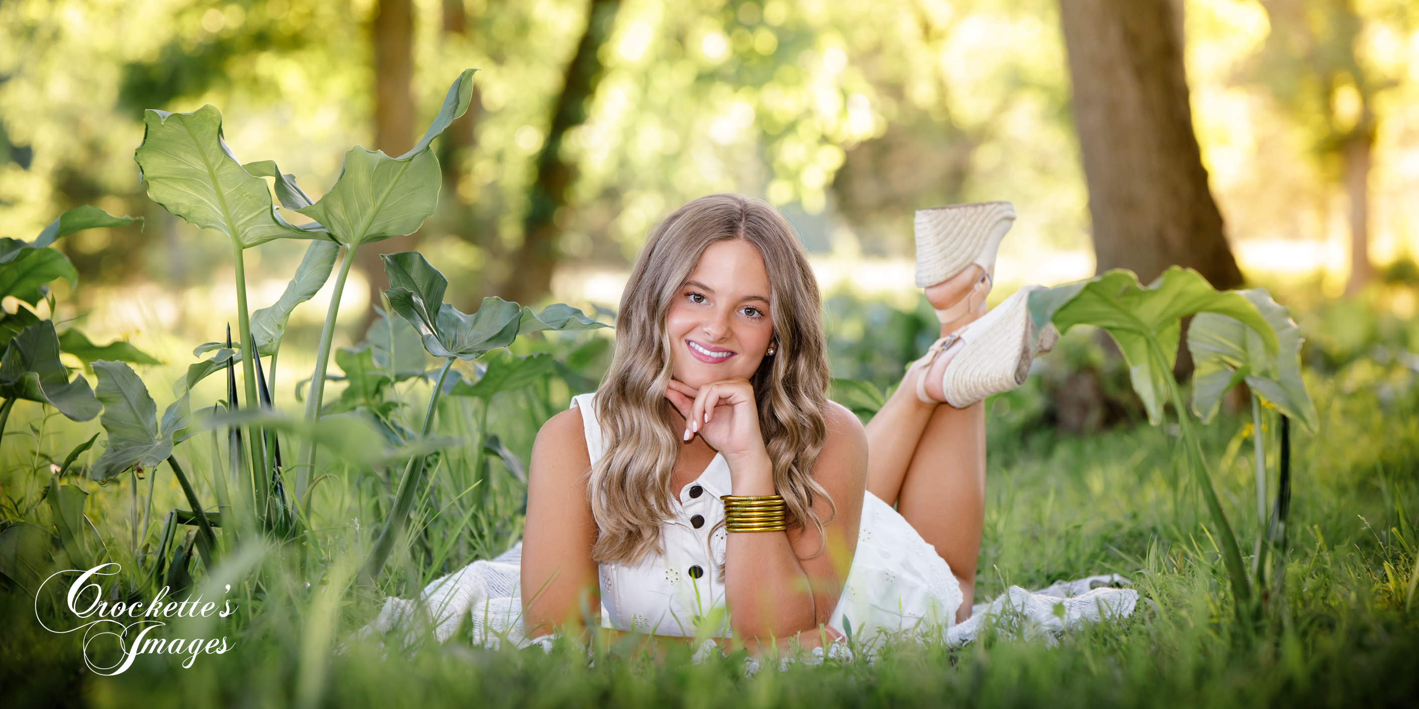 Senior Photo with Crockette's Images